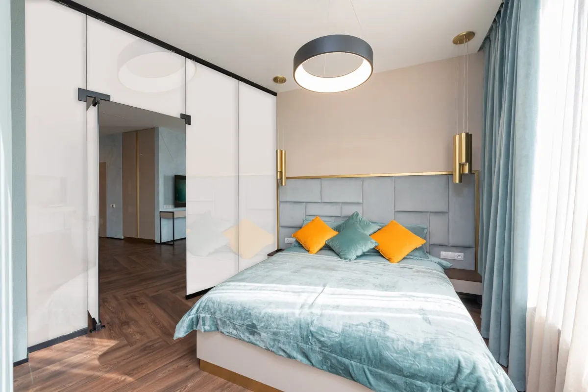 62a9f6596a47c67a75241965_Hotel-Room-Smart-Glass-Divider-OFF-min