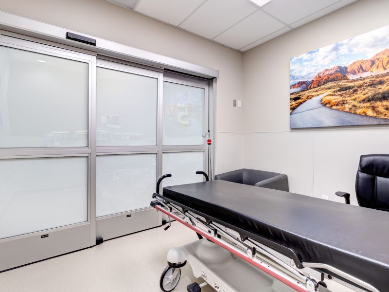Healthcare-smart-glass-Riverside-3-off